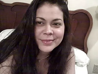Prostituta curvilínea Jennifer melhores videos porno hd White está tendo todos os seus buracos fodidos
