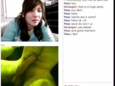 O jovem garanhão tem esta o melhor filme porno linda morena à sua disposição