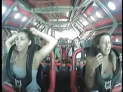 Garotas com maricas famintas conversaram com a melhor amiga para fazer sexo a ver os melhores pornô três