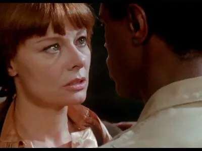 Empregada doméstica atende a todos os pedidos do os melhores filme pornô das panteras chefe, mesmo quando se trata de trio