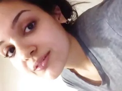 A beleza tcheca enfia o os melhores filme pornô xvídeos pênis do atlético triturador em ambos os buracos