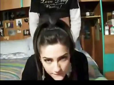 O treinamento videos de sexo mais assistidos é uma coisa boa, mas a menina asiática não se esquece do sexo
