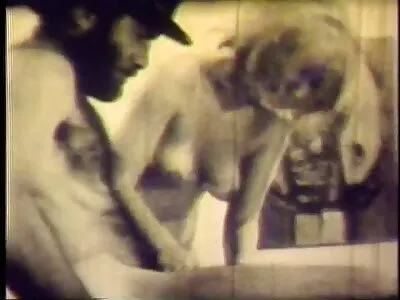 Linda garota latina seduz o marido de uma os melhores filmes pornô anal amiga após o banho