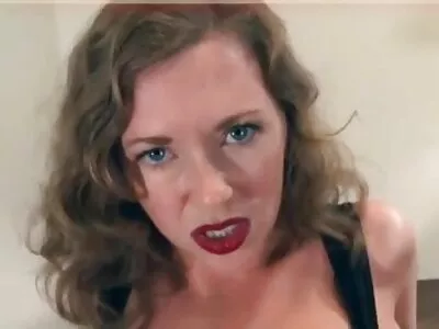 Garota o melhor filme porno asiática está dando chupada para o parceiro e ela o cavalga