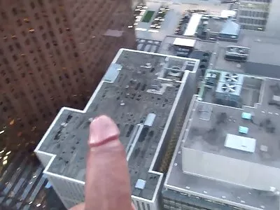 Gata com pele clara chupa homem bronzeado e é o melhor video porno do mundo perfurada por ele