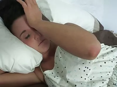 A gostosa professora Natasha Nice motiva garanhão por os melhores filmes pornos brasileiros sexo na sala de aula