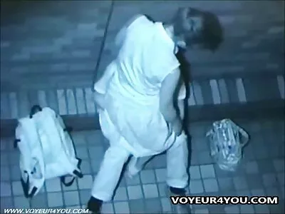 Casal pede a um amigo para ajudá-los a quero assistir os melhores filme pornô brasileiro fazer um vídeo pornô amador