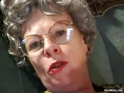 A lésbica ruiva psicopata domina a meia-irmã de cabelo curto os melhores videos porno do mundo