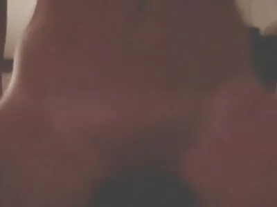 Loira safada adora engasgar com filme pornô dos bons seu longo johnson