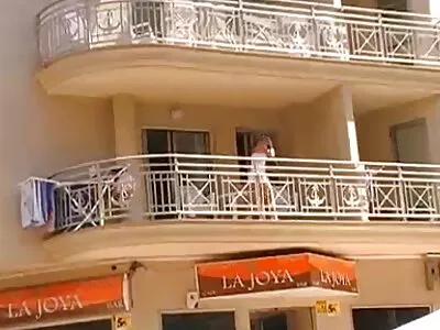 Peituda MILF está melhores filmes porno nacionais sendo fodida na bunda depois de tirar fotos nuas