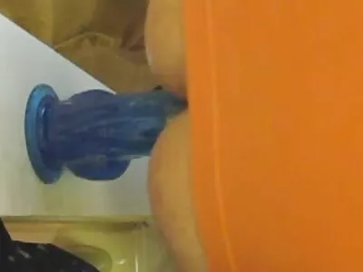 Homem negro melhores sites porno gratuito e pequena enteada têm um caso tabu na cama