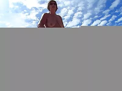 Ela consegue cuidar de filmes pornos melhores ambos os gravetos sem nenhum problema