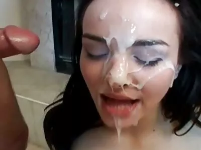 O pau gordo está esticando o lista melhores filmes porno traseiro do bebê até o limite