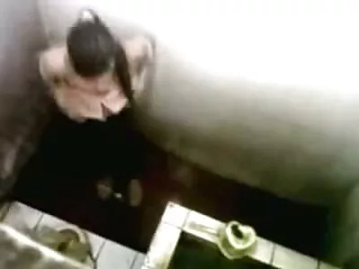 A professora musculosa bate na aluna bimba por usar melhores filmes porno gratis um colarinho sexy