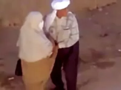 Duas lindas garotas melhores filmes pornos hd estão sendo fodidas em quartos separados